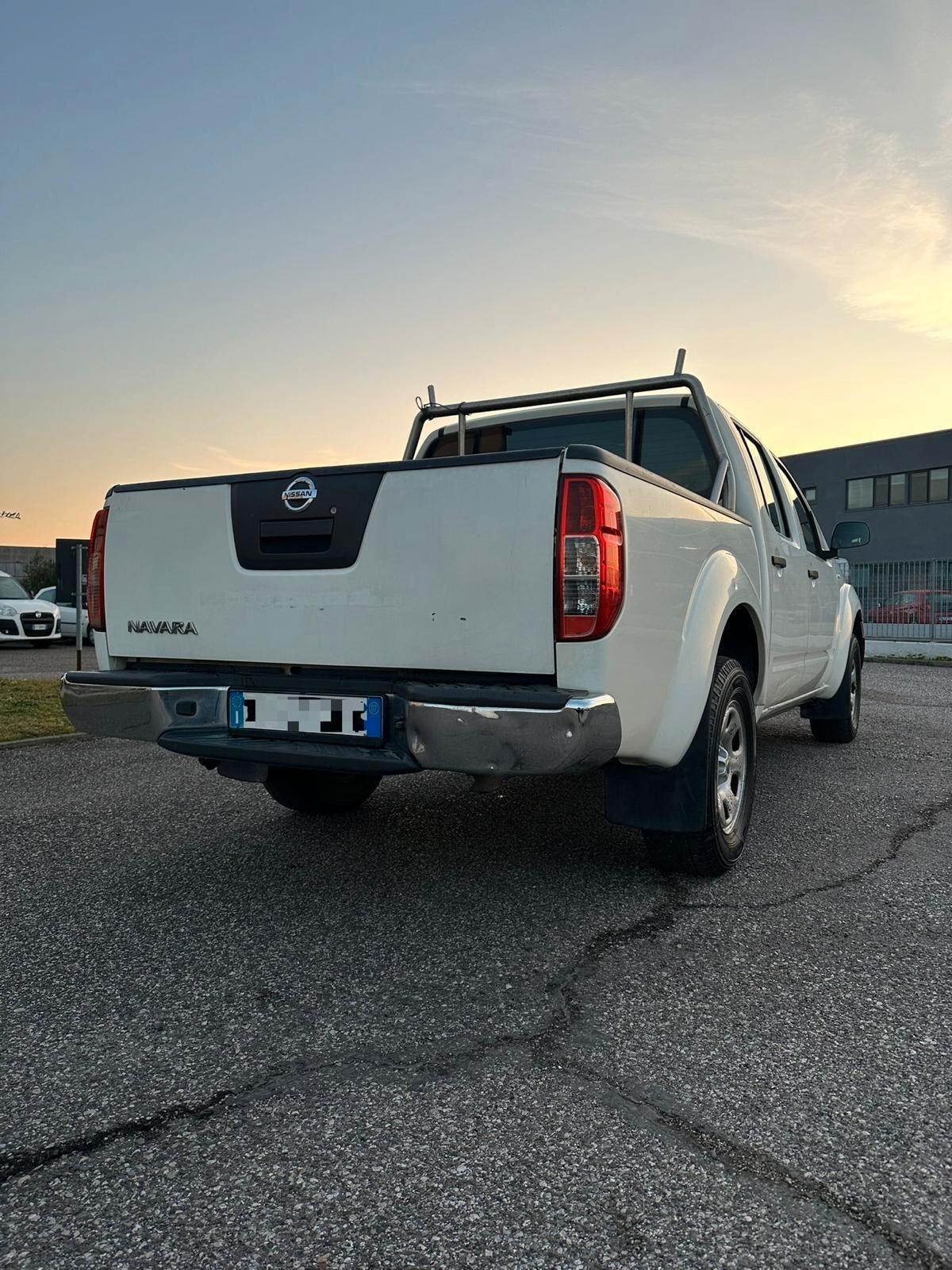 NISSAN NAVARA 2.5 DIESEL 4X4