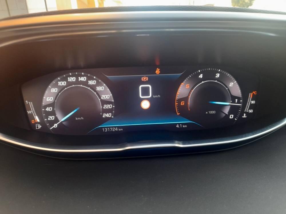 PEUGEOT 3008 1.5 BLUEHDI 130 CV
