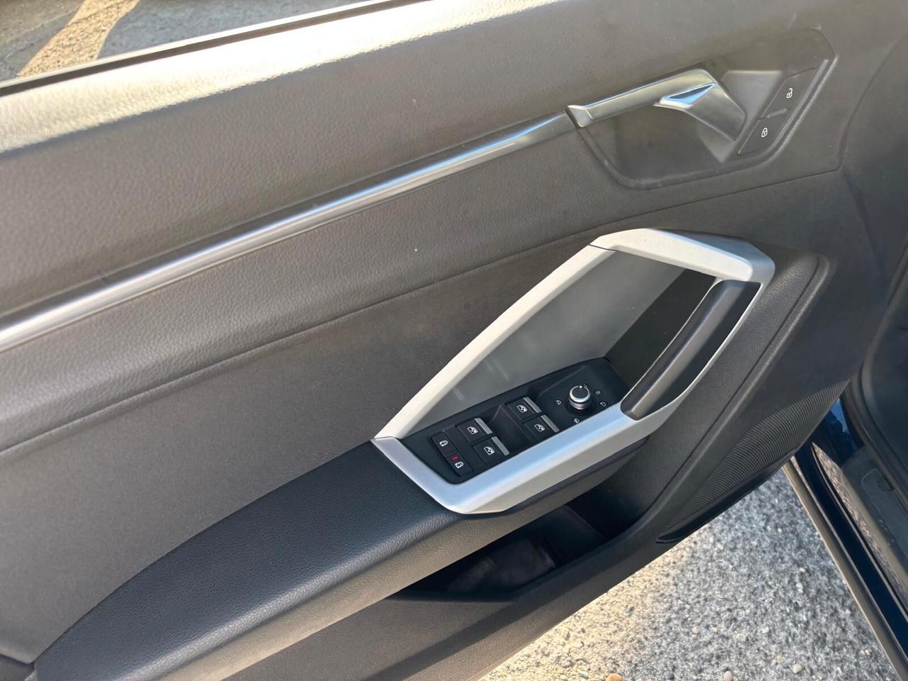 Audi Q3 35 TDI Business