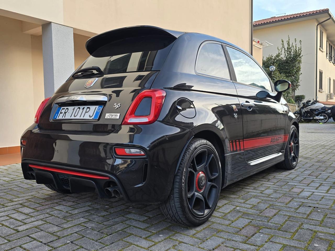 Abarth 595 1.4 Turbo T-Jet 160 CV Pista leggere descrizione