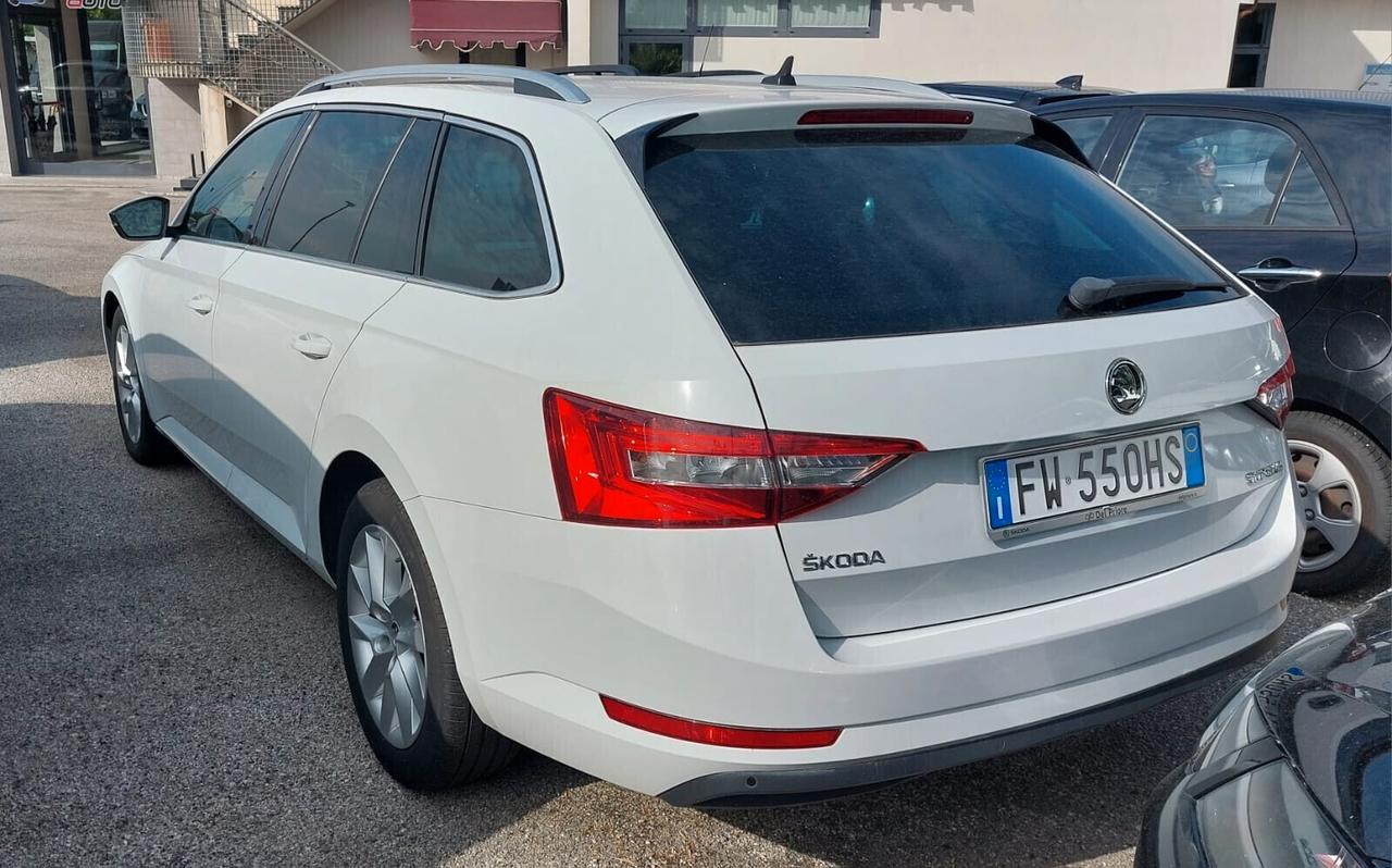 Skoda Superb 1.6 Cambio Automatico Neopatentati