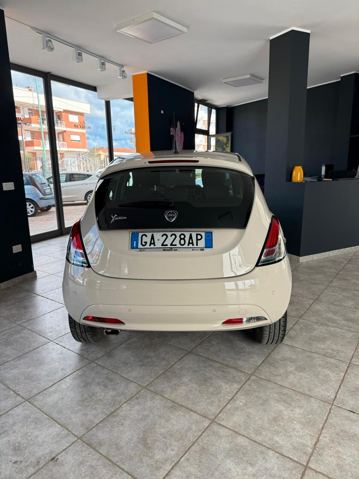 Lancia Ypsilon 1.2 69 CV 5 porte S&S Platinum NUOVA