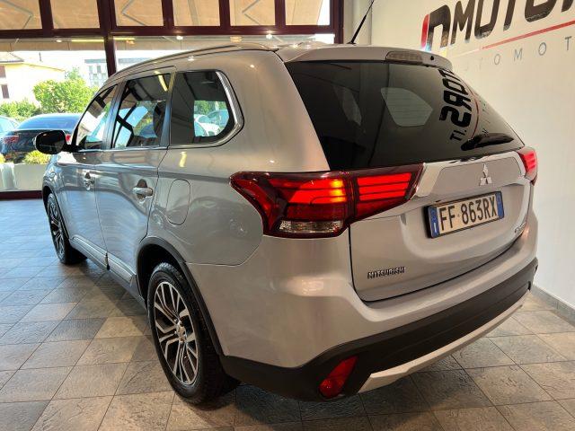 MITSUBISHI Outlander 2.2 DI-D 4WD Instyle 7p.