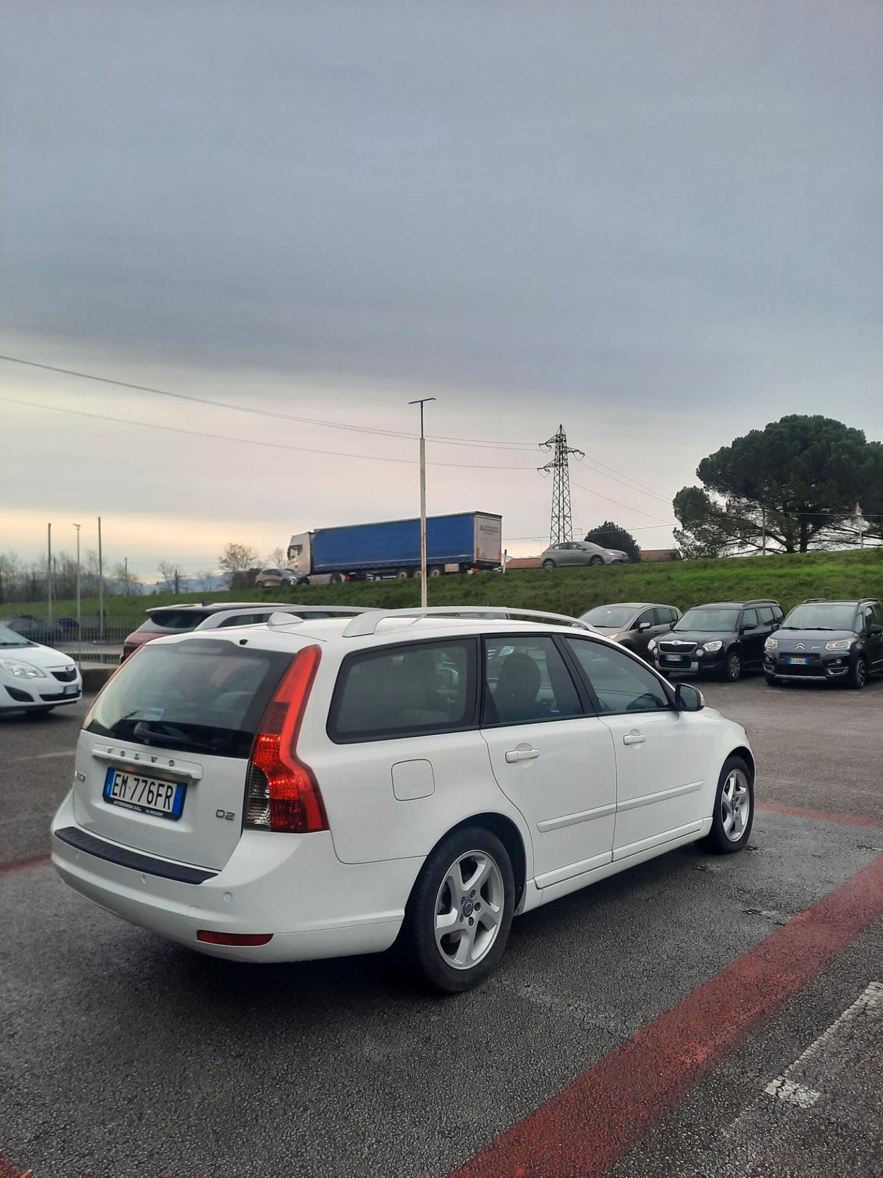 Volvo V50 D2 R-design