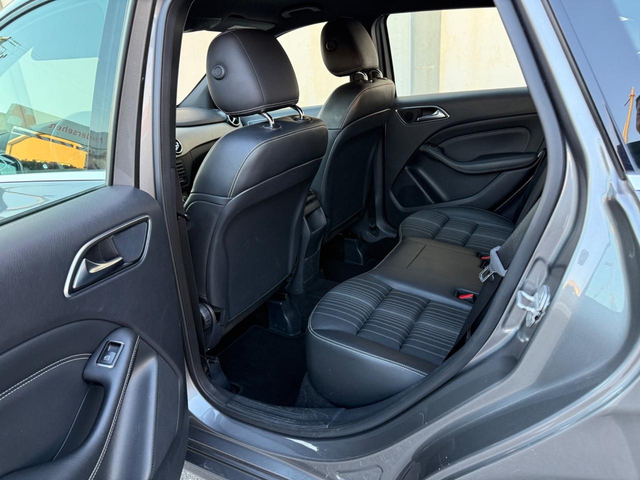 Mercedes-benz B 180 BlueEFFICIENCY Premium