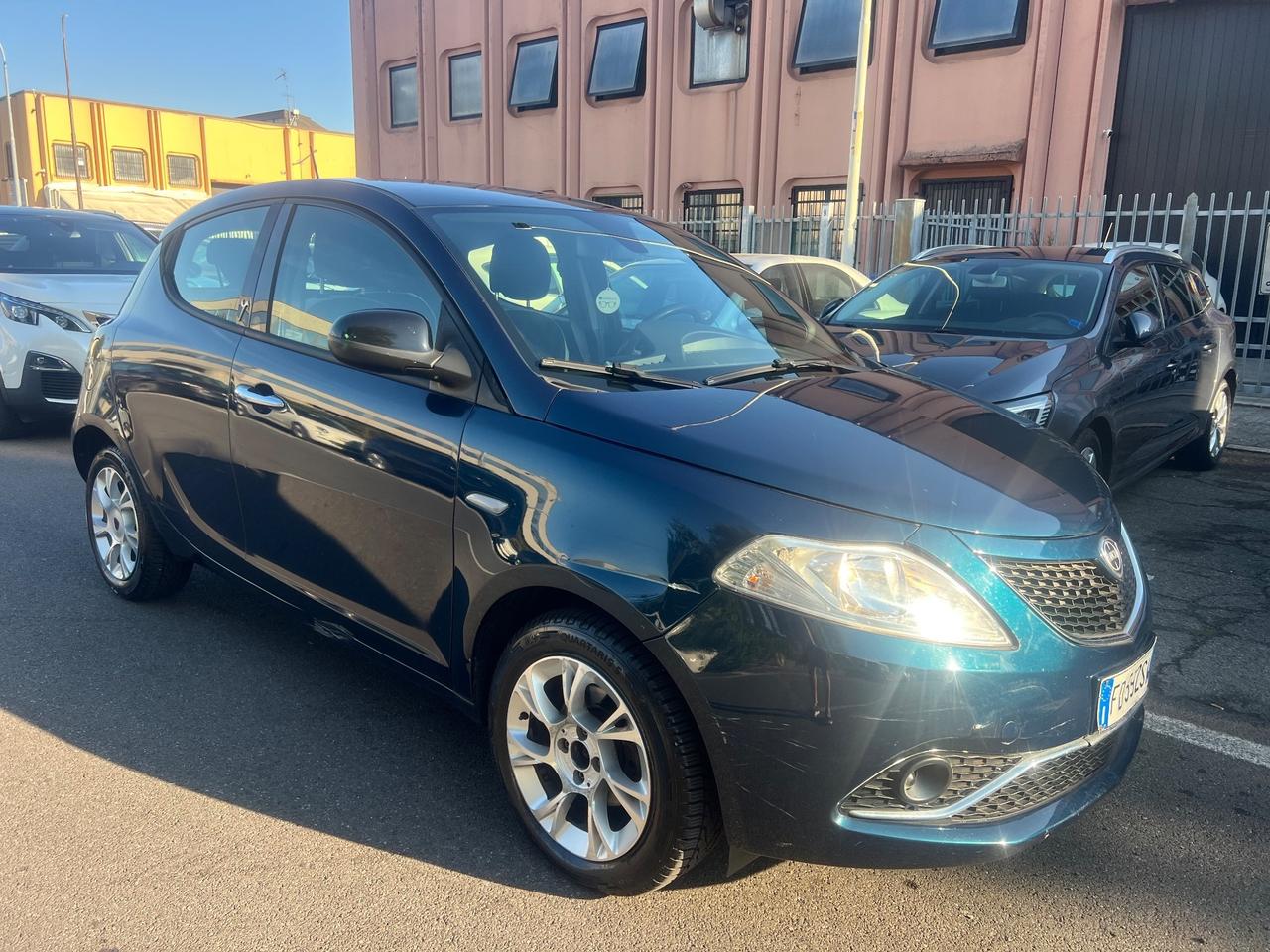 Lancia Ypsilon 0.9 TwinAir 85 CV 5 porte S&S DFN Platinum