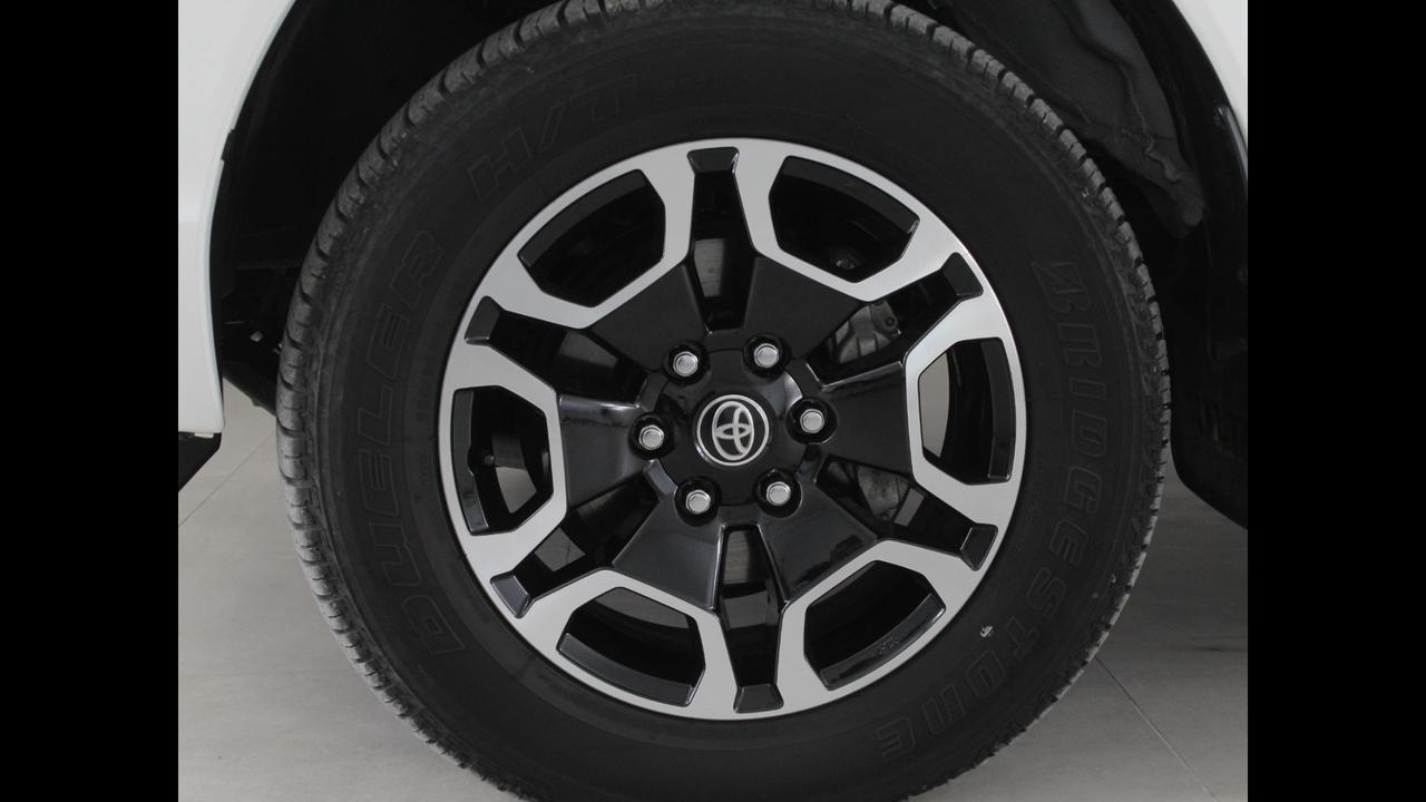 TOYOTA Hilux IV 2019 - Hilux 2.4 d-4d C&C 4x2 Hilux my19