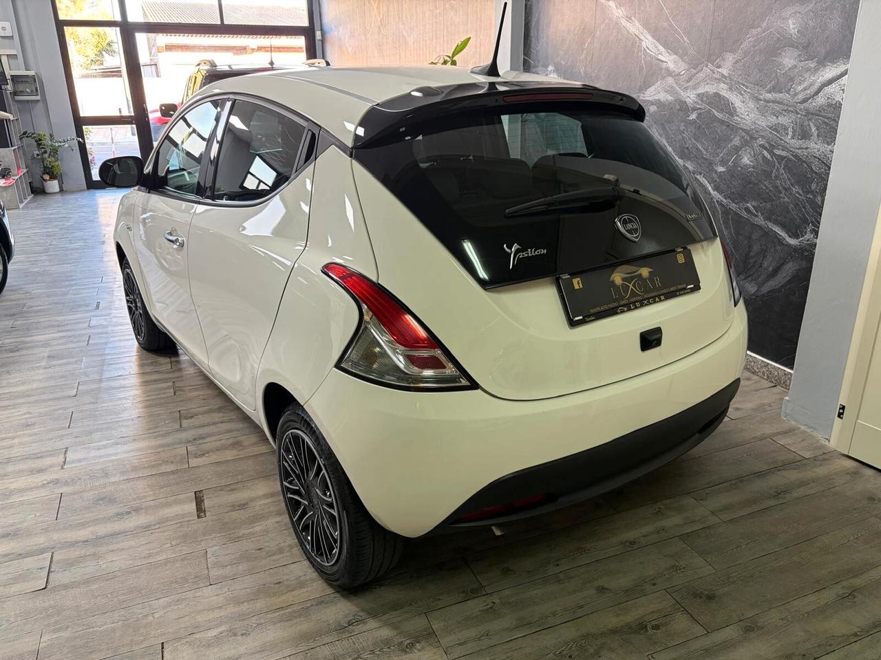 Lancia Ypsilon 1.0 FireFly 5 porte S&S Hybrid Gold