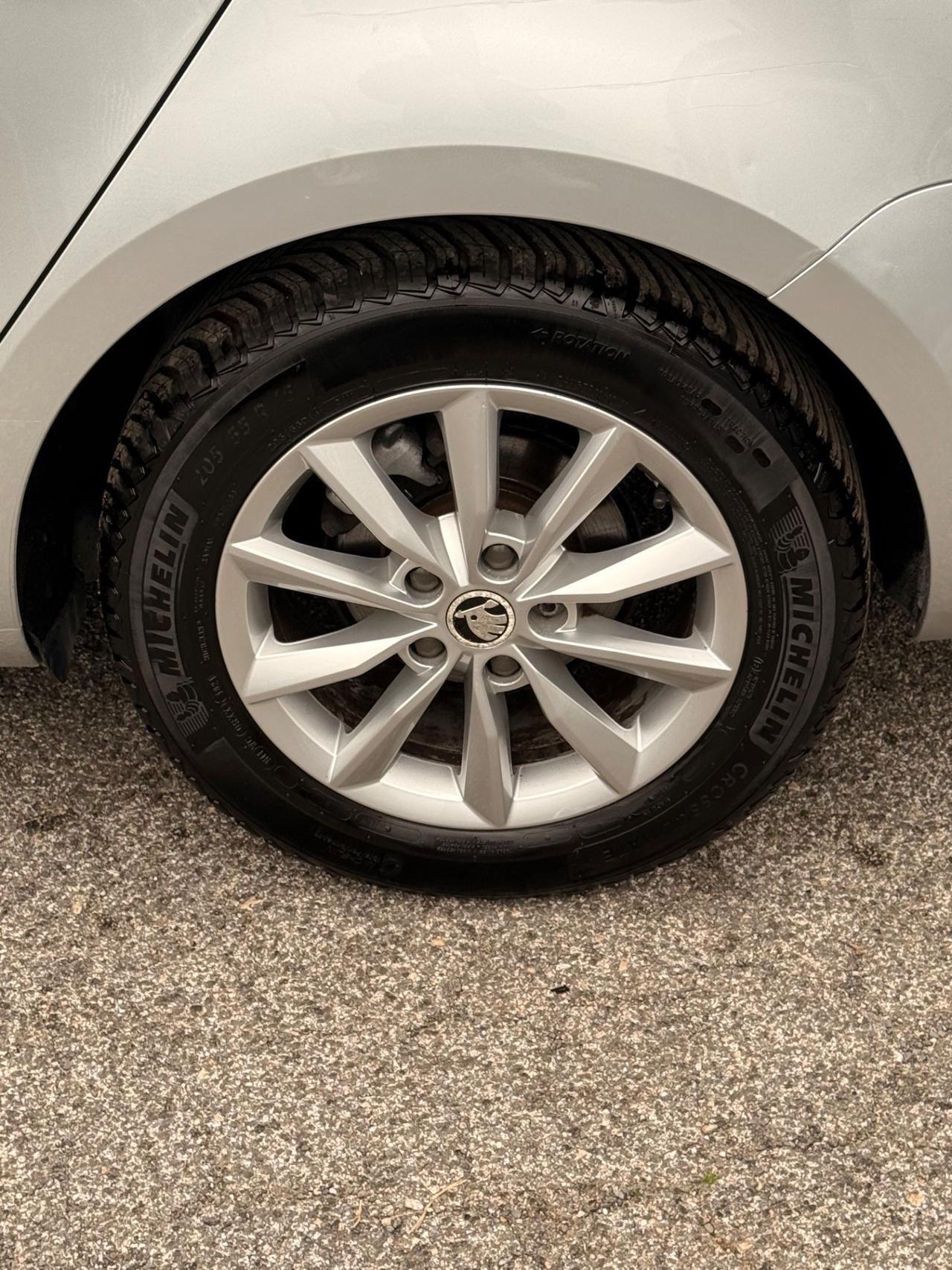 Octavia 1.6 TDI/dsg/rate/(( 80 mila km- unipro ))