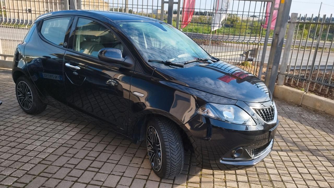 Lancia Ypsilon 1.0 FireFly 5 porte S&S Hybrid Ecochic Gold