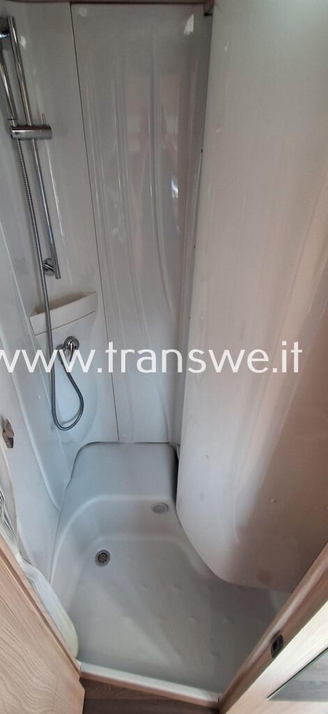 Bürstner Travel Van 590 letto matrimoniale posteriore