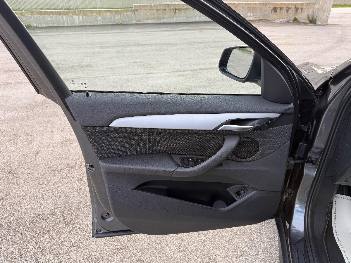 BMW - X1 - xDrive20d Business Advantage Automatico