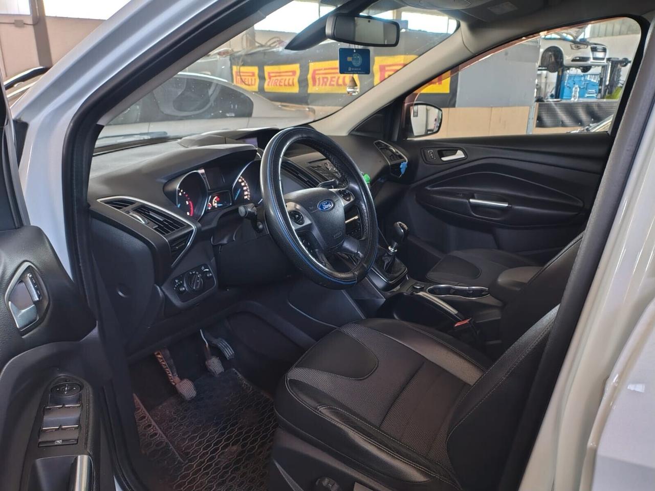 Ford Kuga 2.0 TDCI 140 CV 4WD Titanium