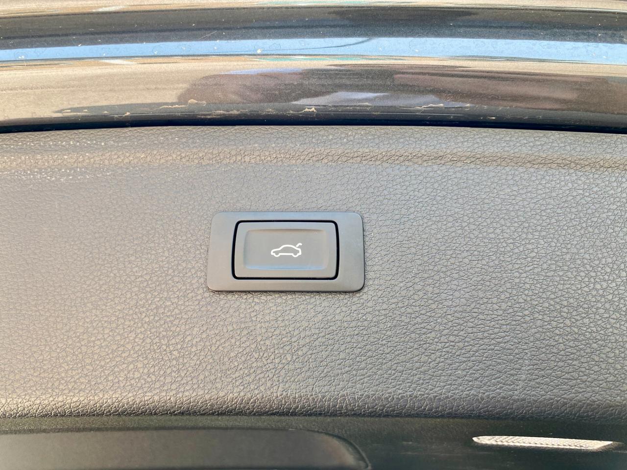 Audi Q5 40 2.0 tdi mhev 12V quattro s-tronic 204cv FARI MATRIX