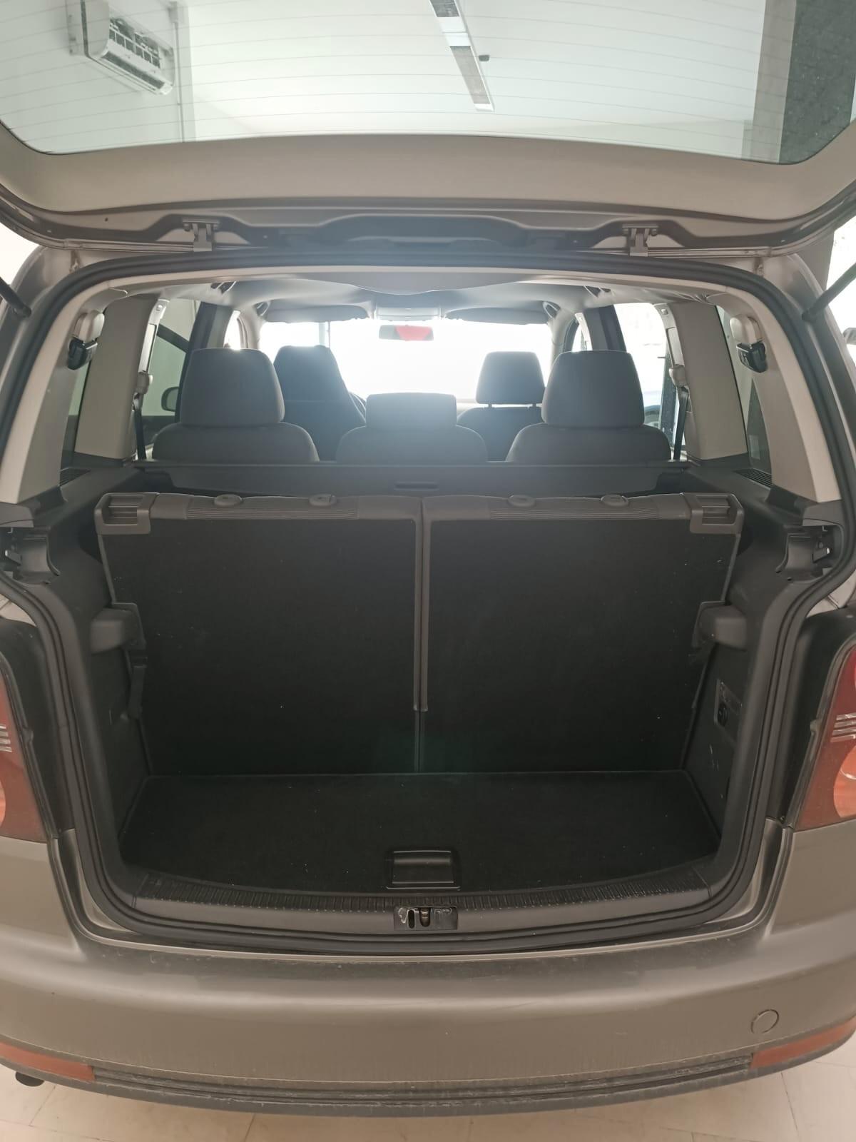 Volkswagen Touran 2.0 Trendline Ecofuel 7 Posti