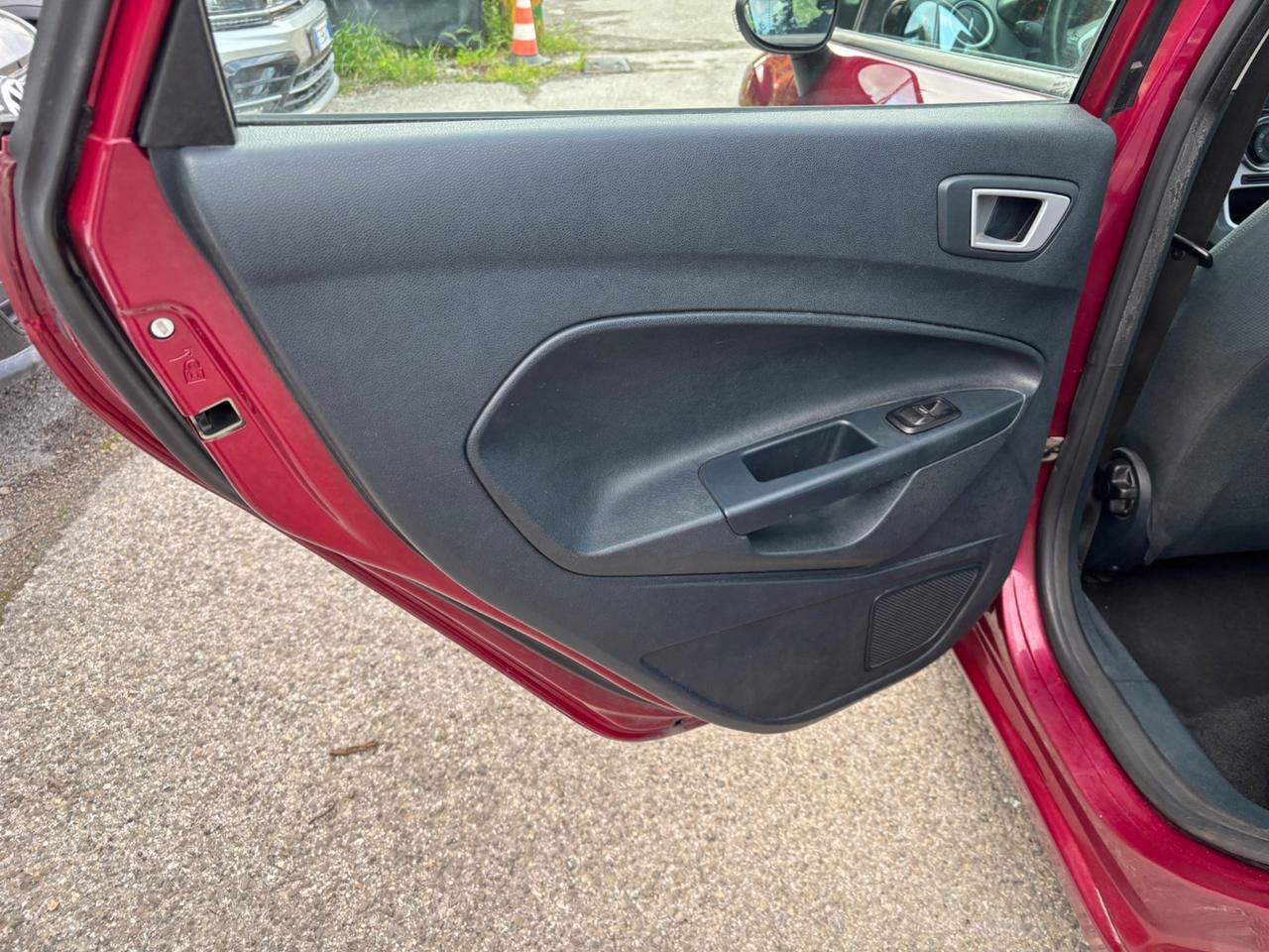 Ford Fiesta 1.4 TDCi 70CV 5 porte Titanium