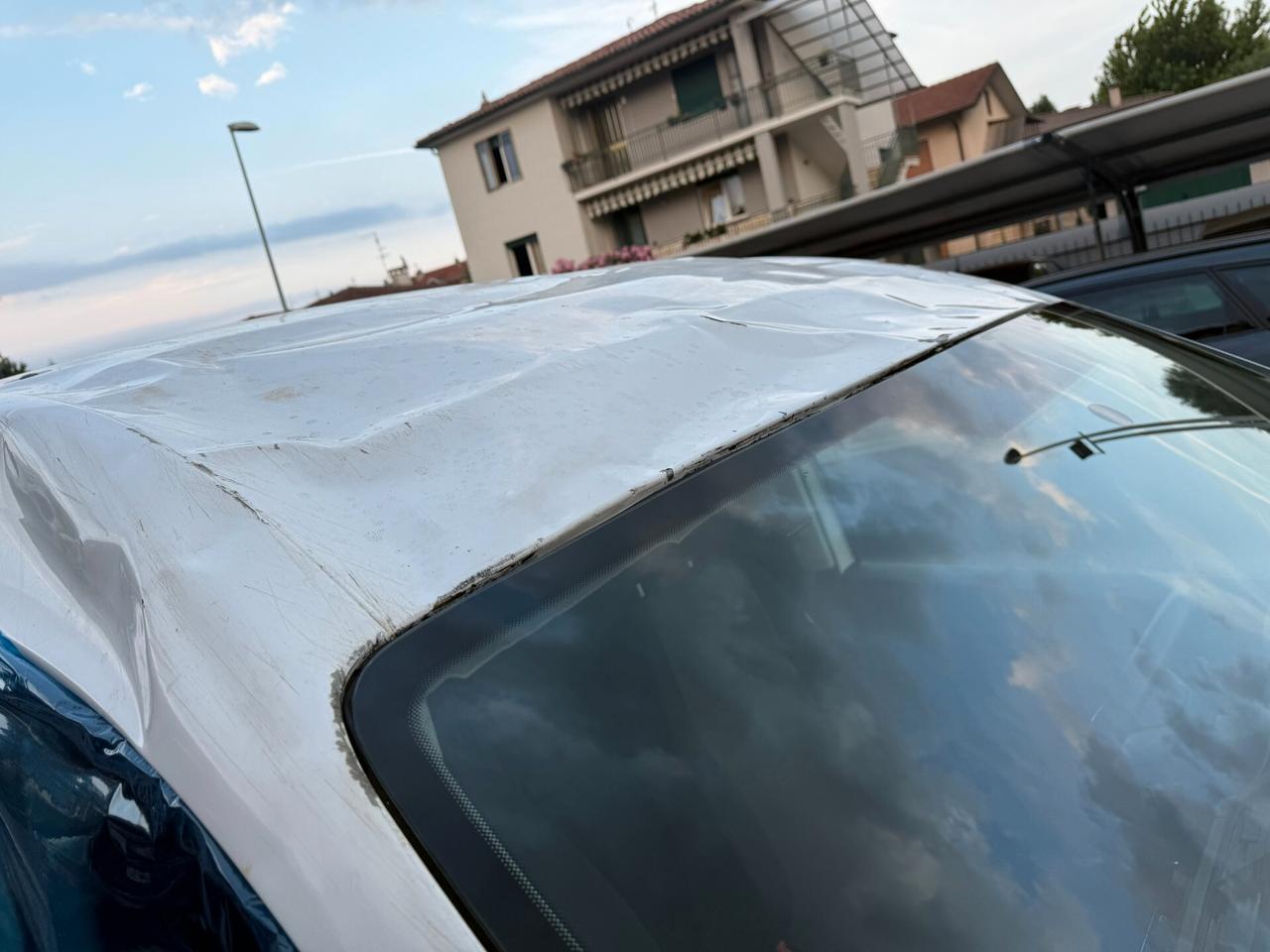 Volkswagen Caddy 2.0 TDI 122 CV 4MOTION VAN ! INCIDENTATO