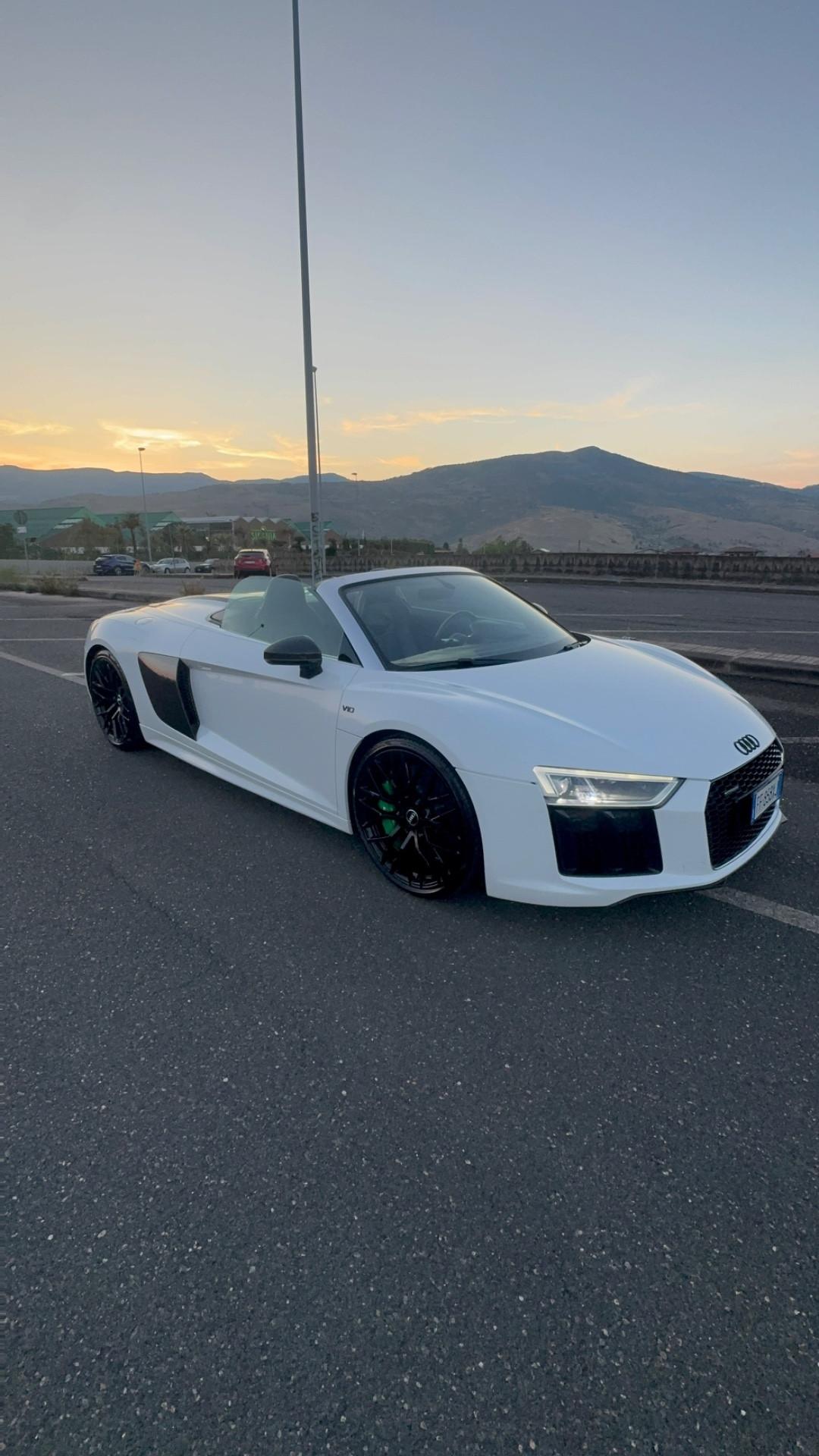 Audi R8 Spyder 5.2 FSI quattro S tronic full carbonio PERMUTE