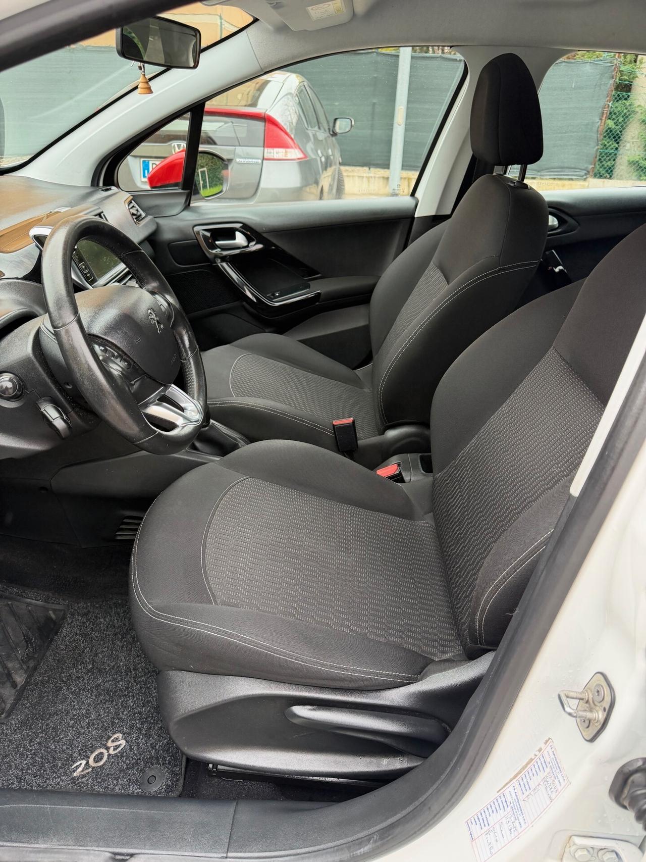 Peugeot 208 1.2 - NEOPATENTATI - 12 MESI DI GARANZIA -