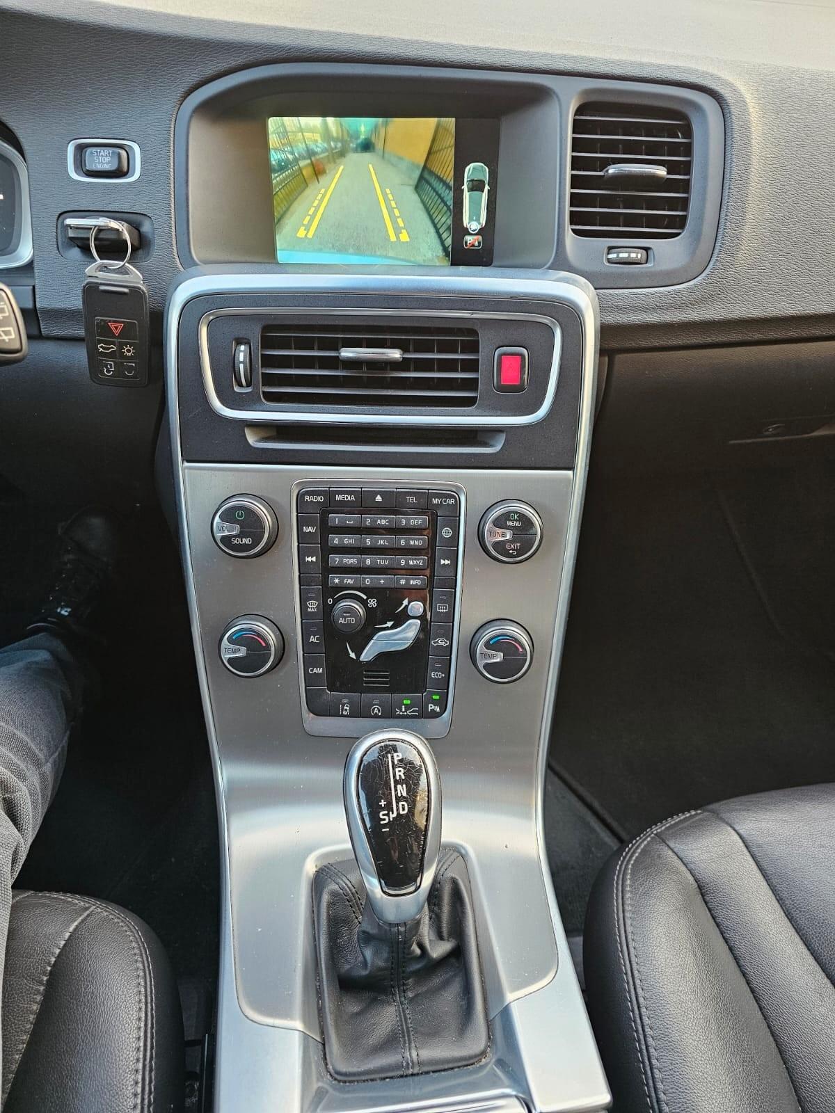 Volvo V60 2.0 D4 181cv Summum*Pelle*Navi*Pdc*Euro6*