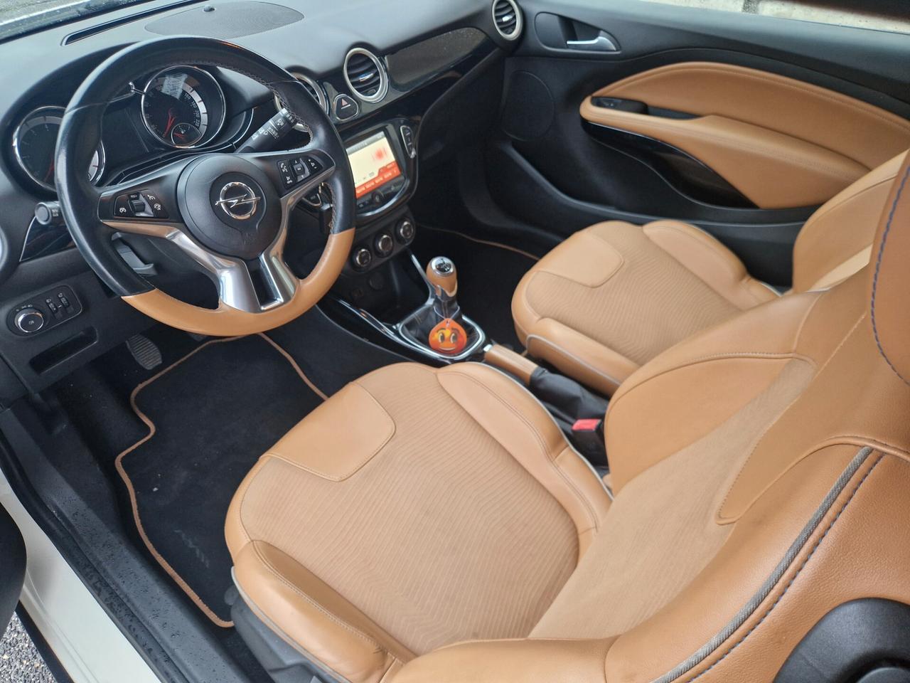 Opel Adam Rocks 1.2 70cv Allestimento particolare