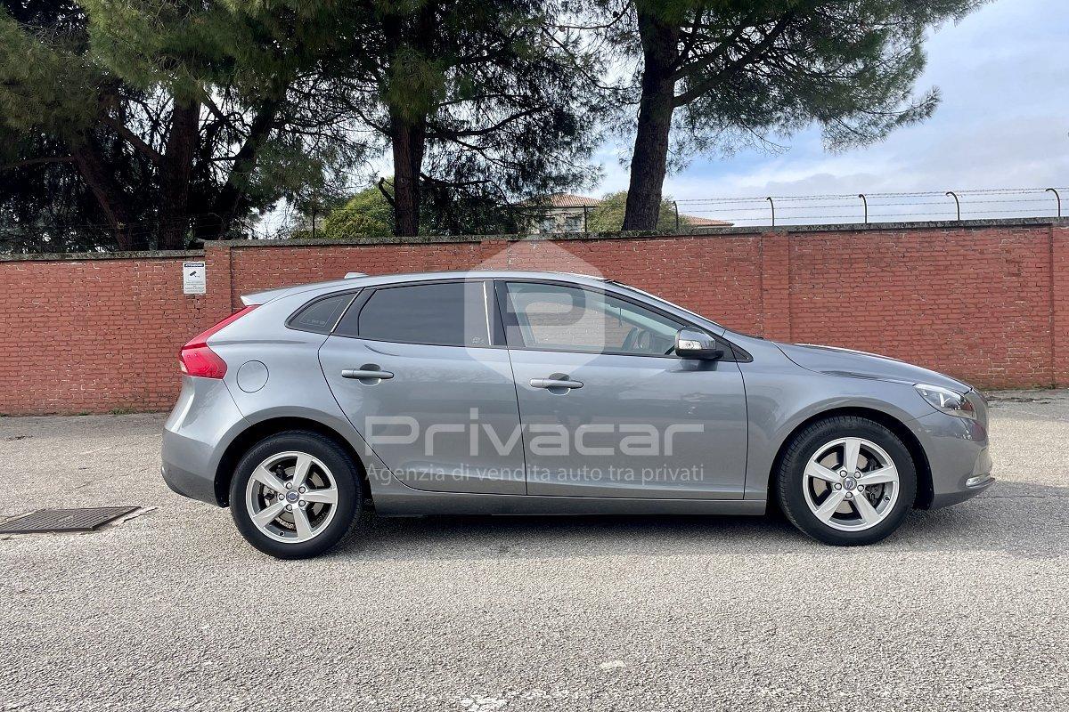 VOLVO V40 D2 Kinetic