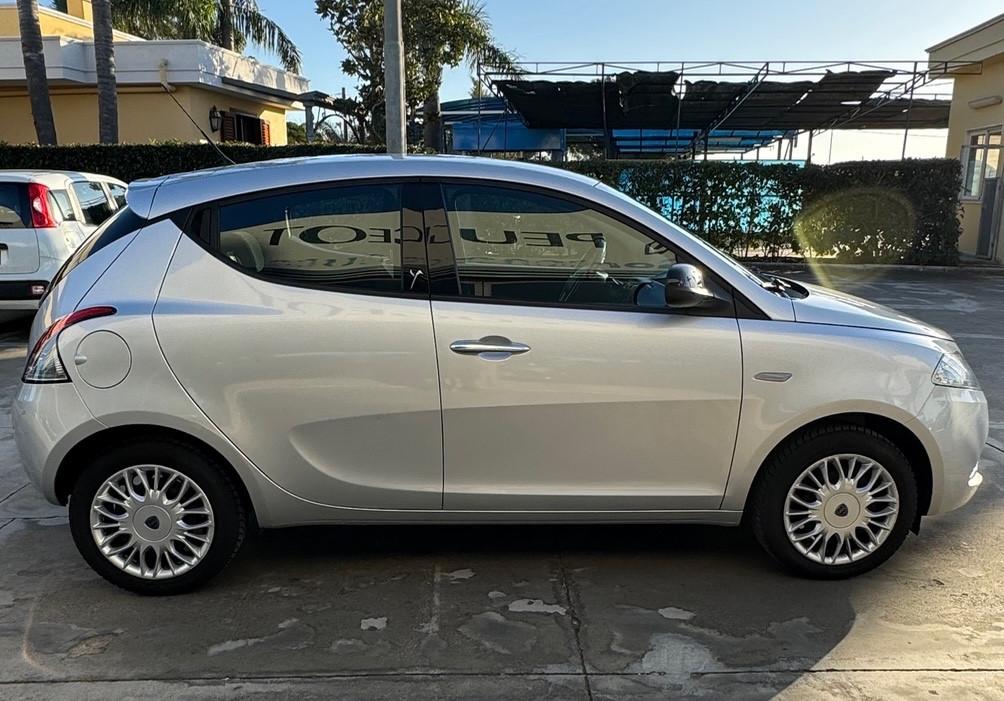 Lancia Ypsilon 1.2 69 CV 5 porte Gold