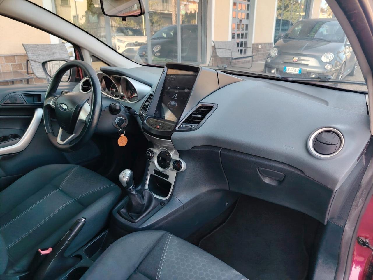 Ford Fiesta 1.6 TDCi 90CV 5 porte DPF Titanium