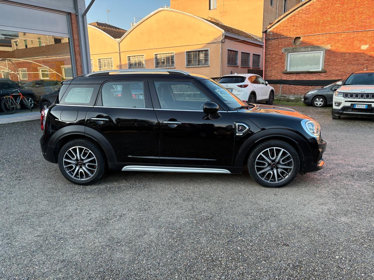 Mini Countryman 2.0 SD Hype Automatica-Unico Prop