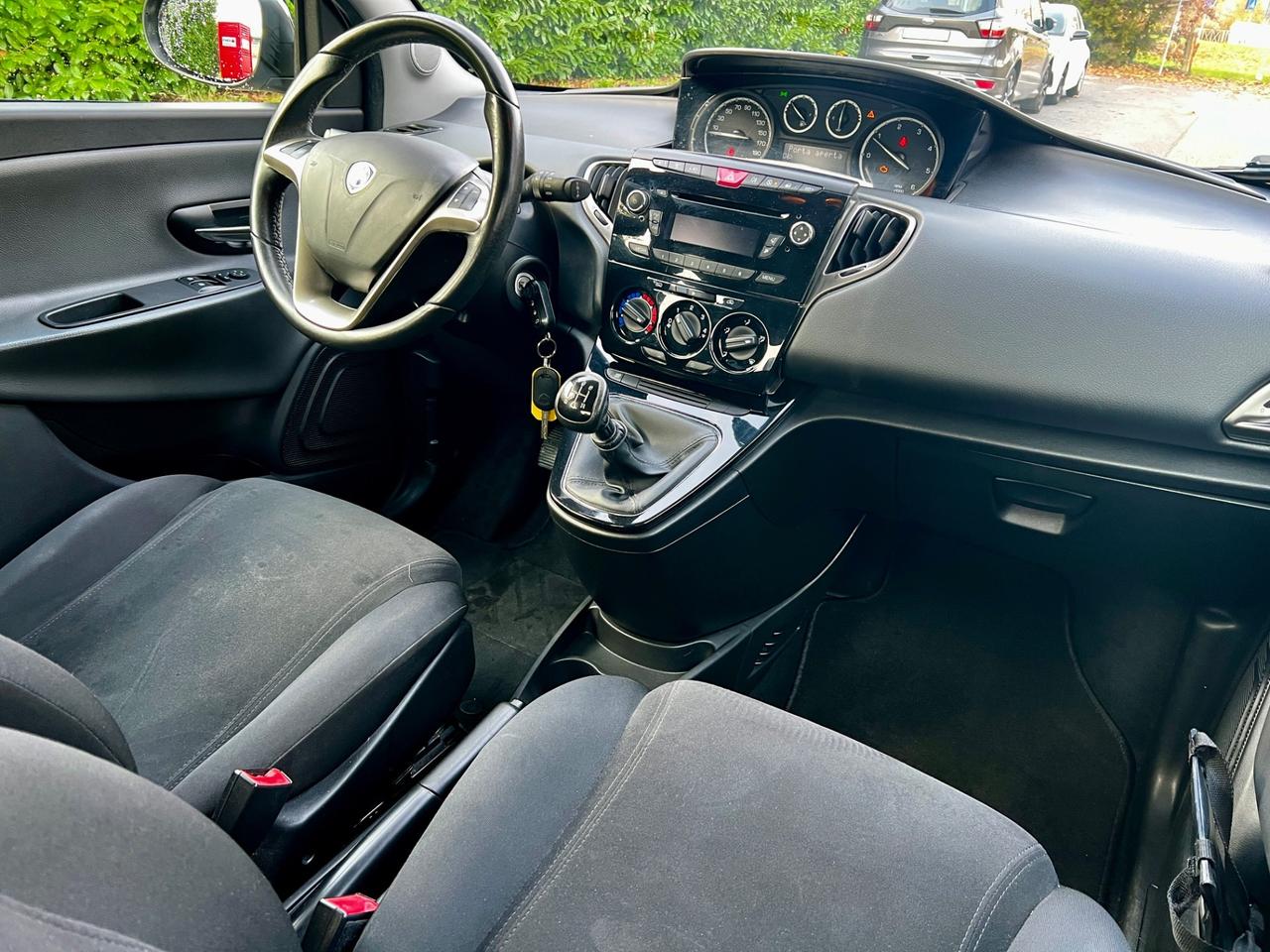 Lancia Ypsilon 1.3 MJT 16V 95 CV 5 porte S&S Silver