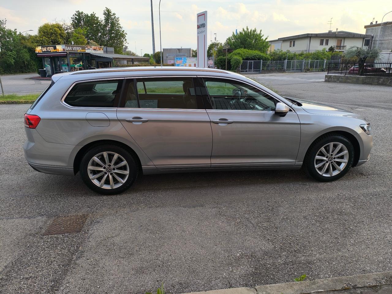 Volkswagen Passat Variant 2.0 TDI SCR 122 CV EVO DSG Business