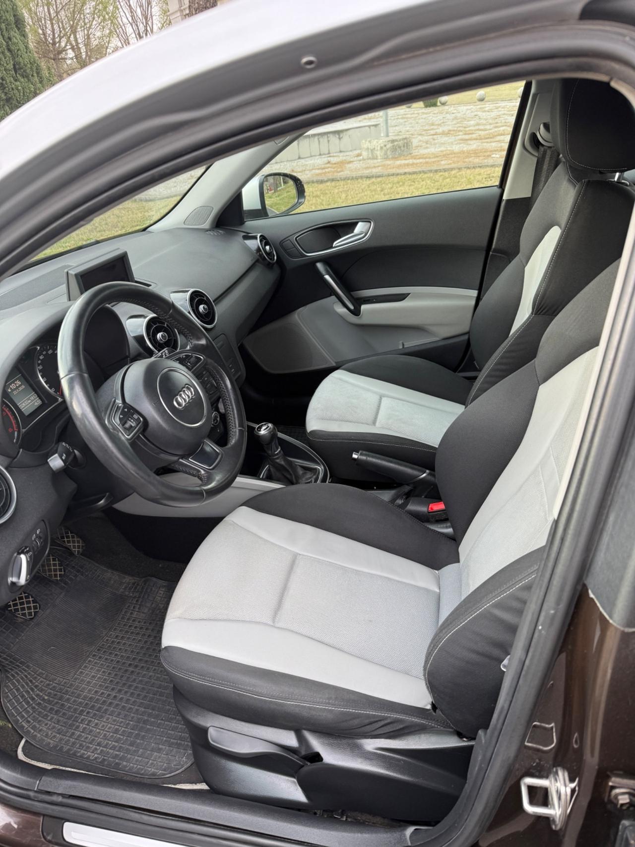 Audi A1 1.6 TDI S line edition plus