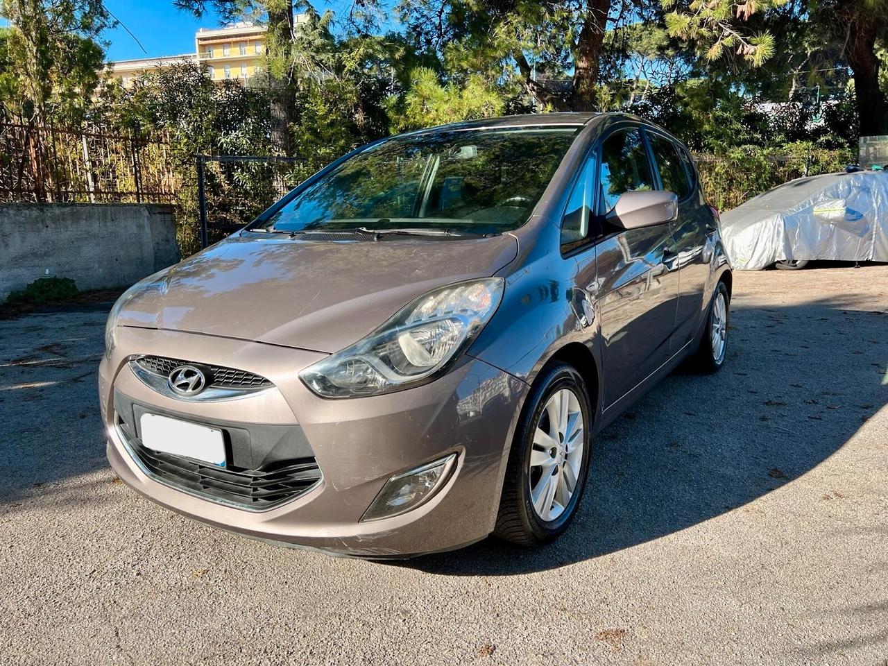 HYUNDAI IX20 1.4 Confort - 2012