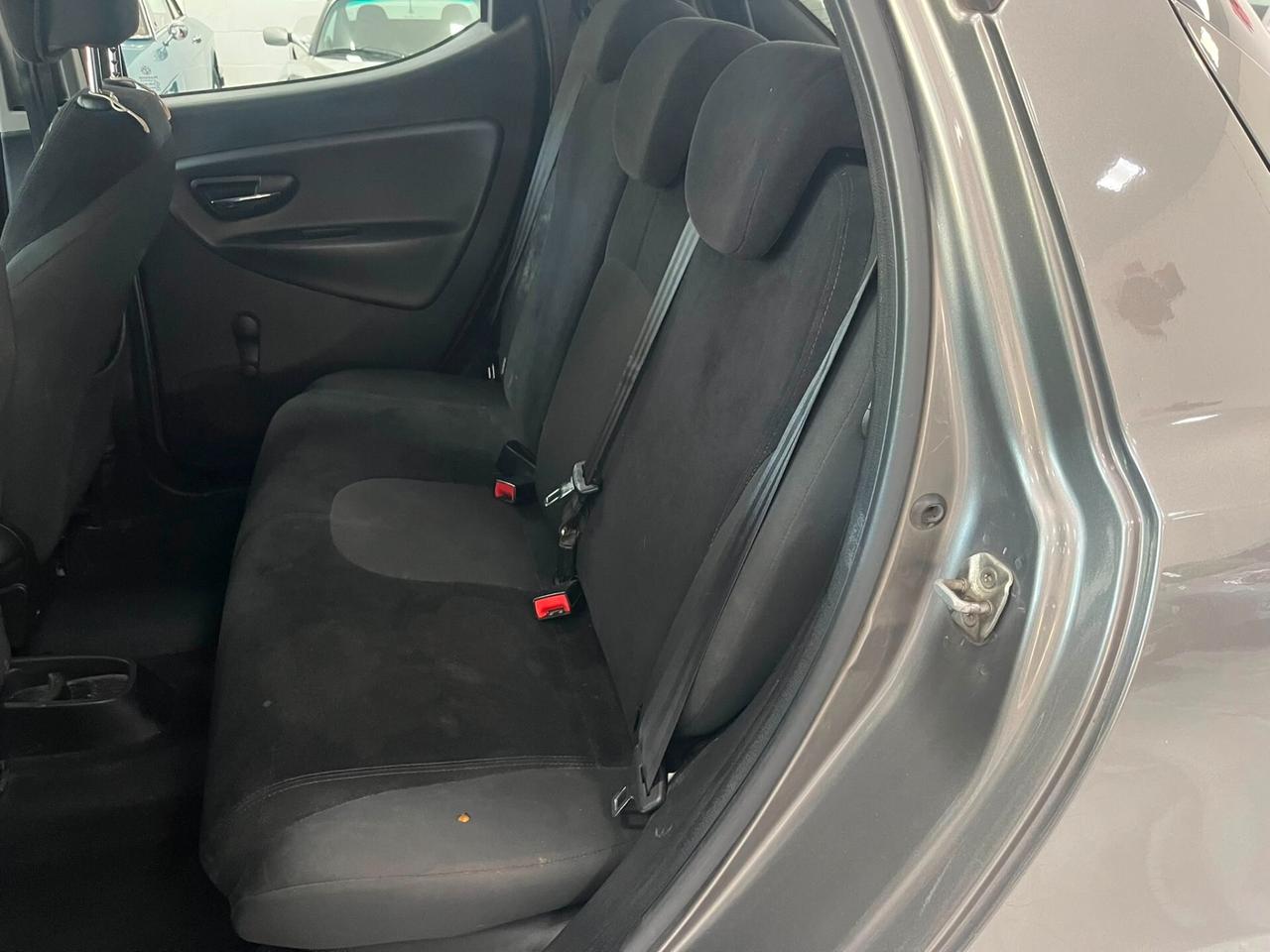 Lancia Ypsilon 1.2 8v