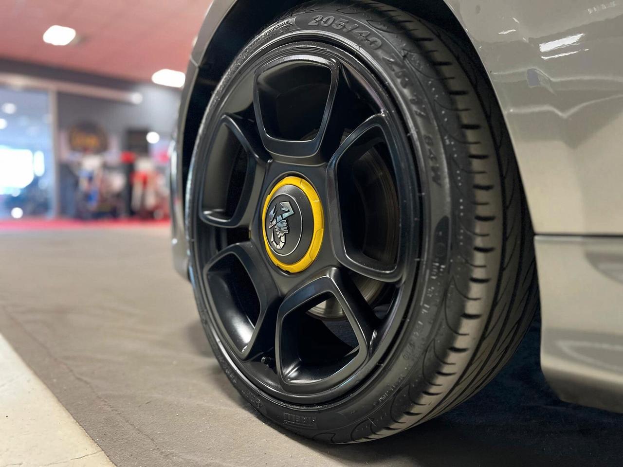 Abarth 595 C 1.4 Turbo T-Jet 160 CV Pista