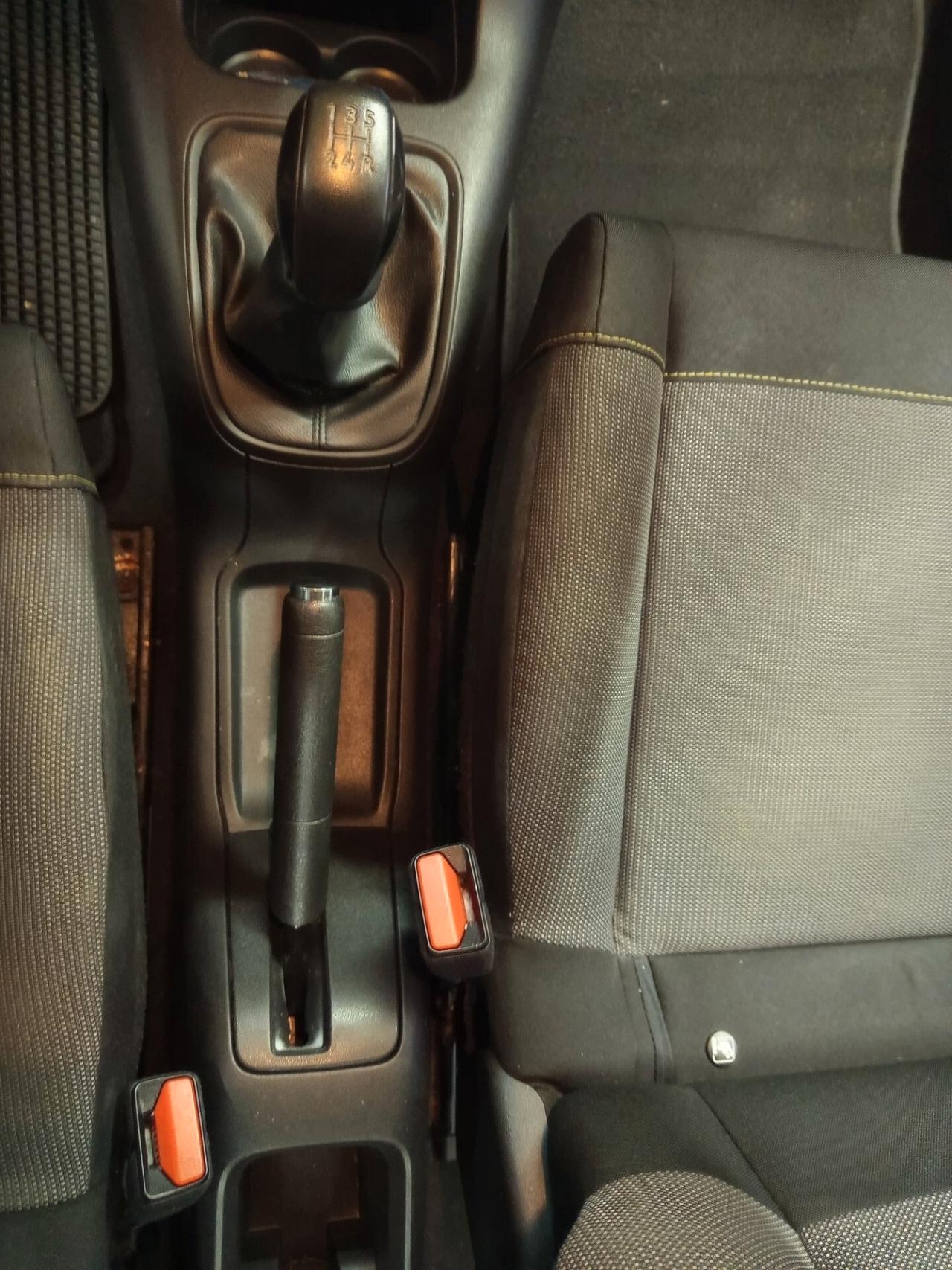 Citroen C3 1.2 benzina, 77 mila chilometri ok neopatentati