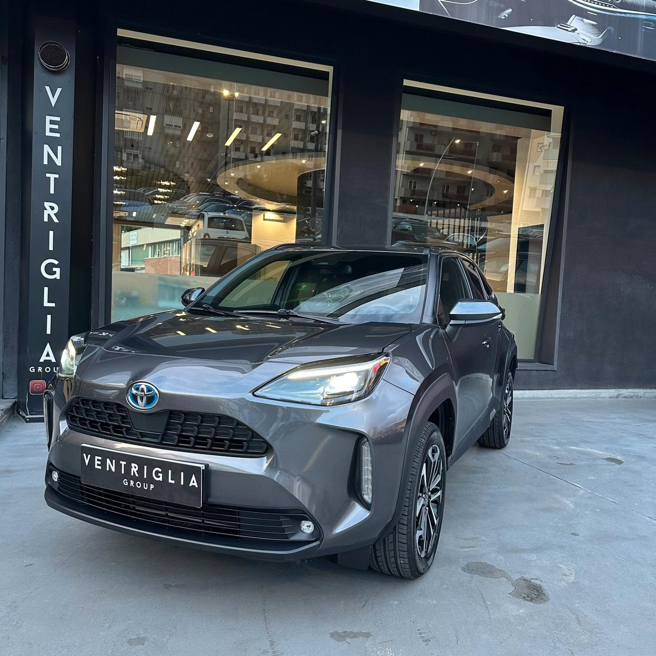 Toyota Yaris Cross 1.5 Hybrid 5p. E-CVT AWD-i Orange Edition