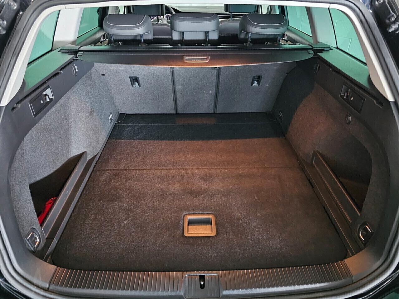 Vw Passat Var. 2.0 TDI SCR 190 CV DSG Executive BMT