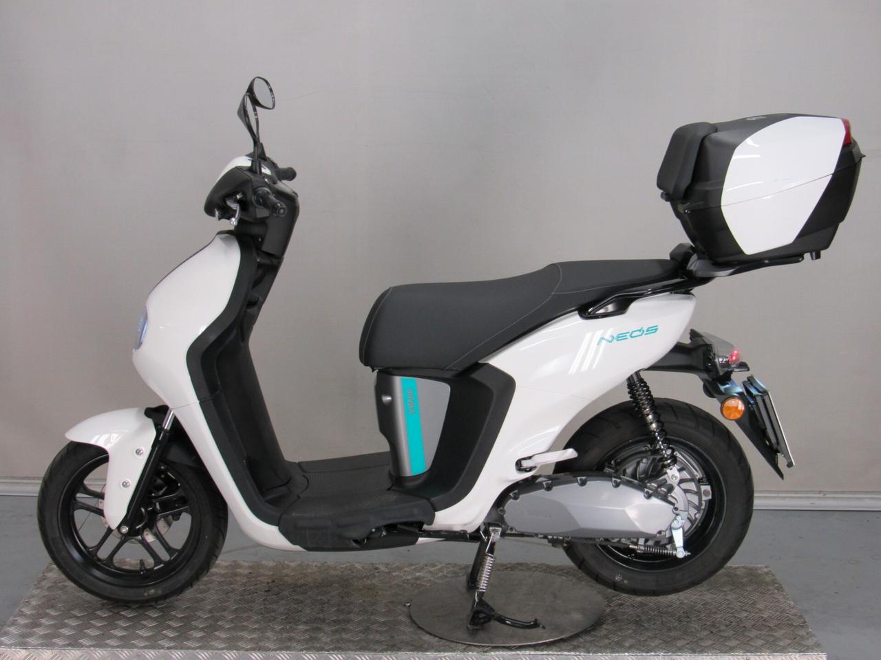 Yamaha Neo's EV DUAL BATTERY