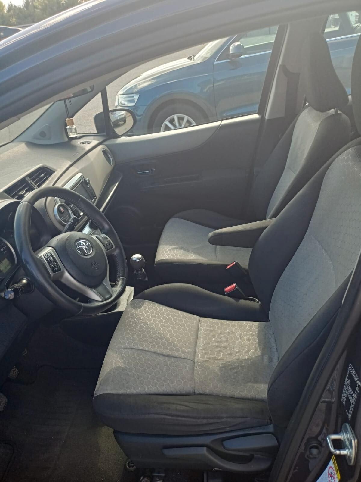 Toyota Yaris 1.4 D-4D 5 porte Lounge