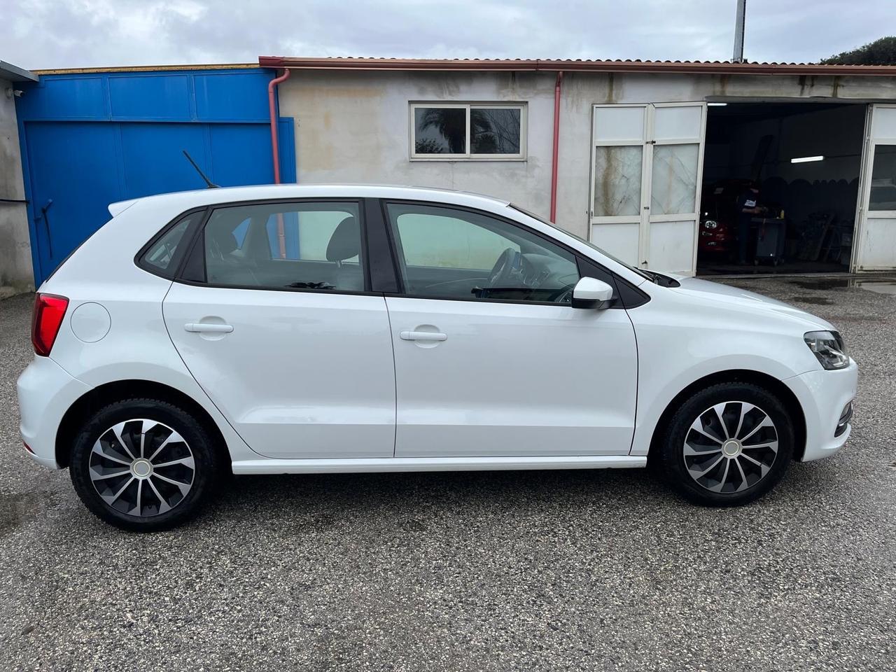 Volkswagen Polo 5P-1.4 tdi DSG-full-2017