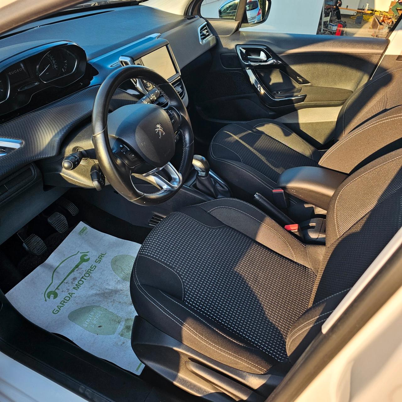 Peugeot 208 PureTech 82 5 porte Allure