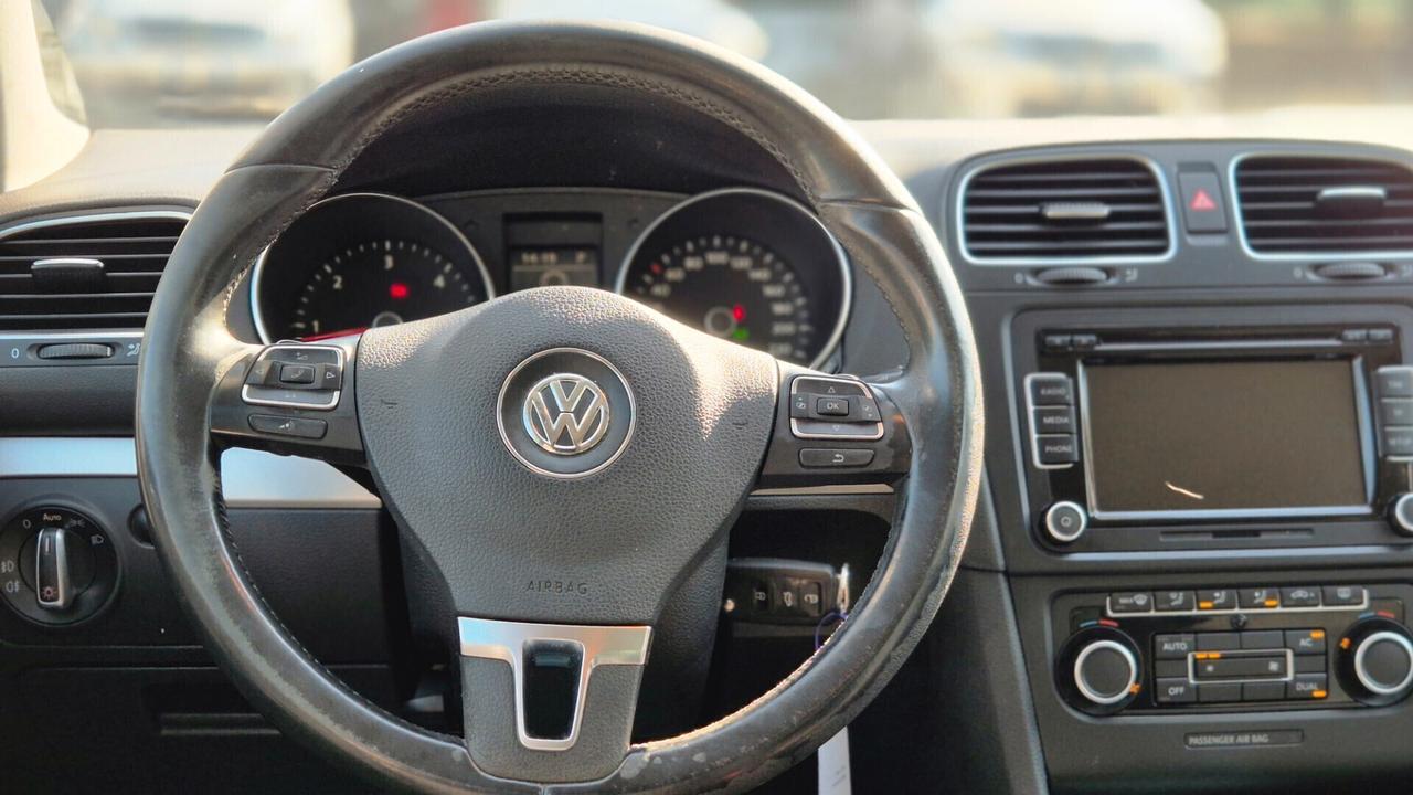 Volkswagen Golf 1.6 105cv/Automatica/ Adatta Neopatentati