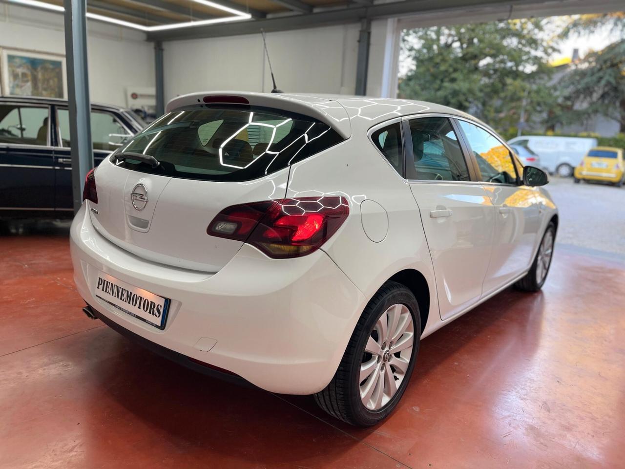 Opel Astra 1.4 Turbo 140CV GPL