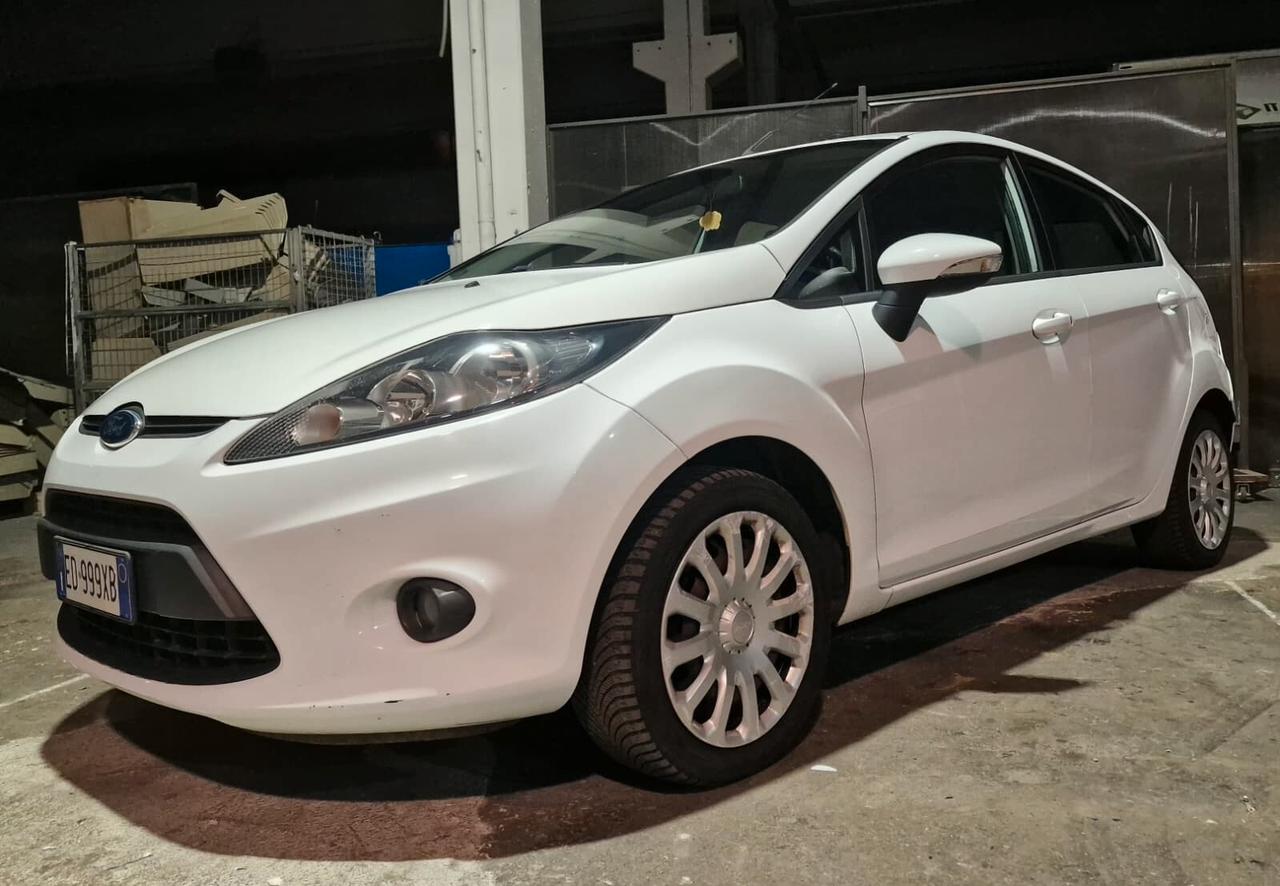 Ford Fiesta 1.4 5 porte Bz.- GPL Titanium