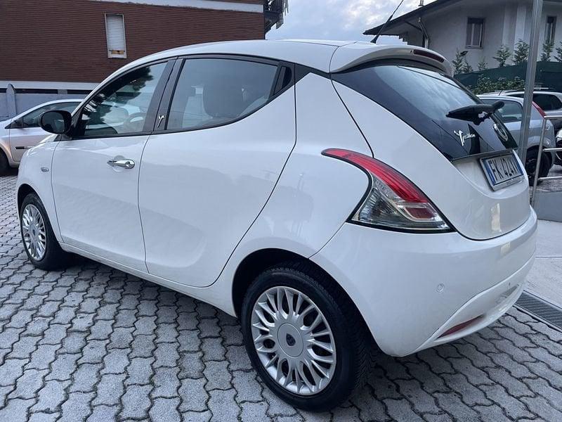 Lancia Ypsilon Ypsilon 1.2 Platinum 69cv NEOPATENTATI