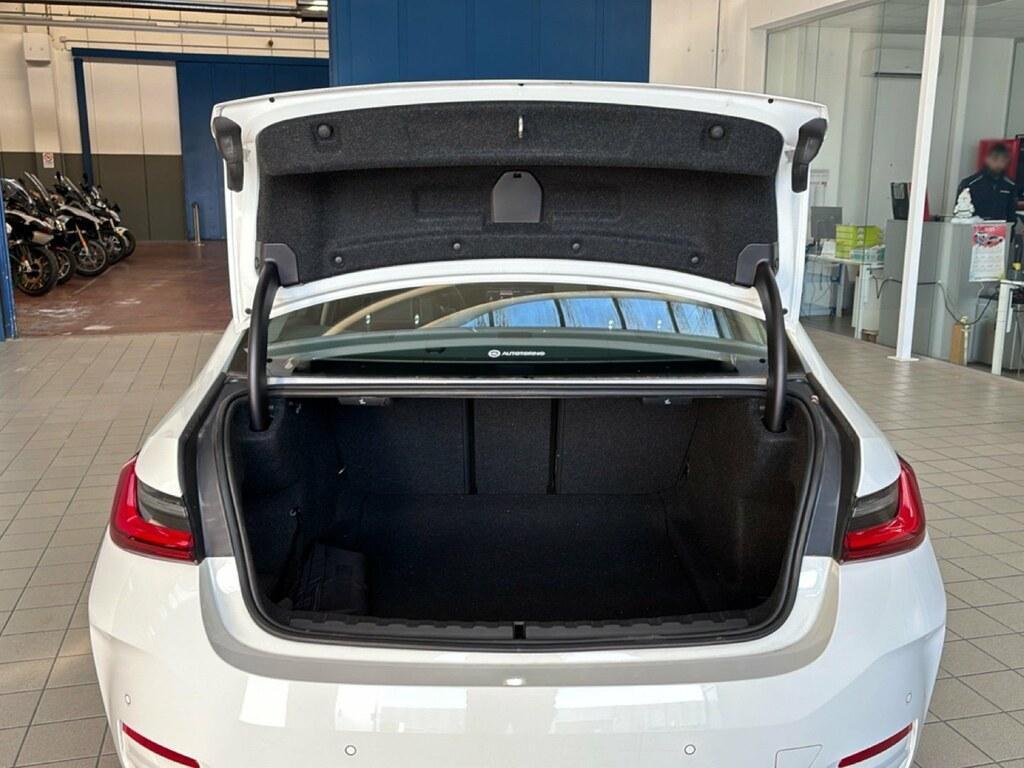 BMW Serie 3 Berlina 320 d Mild Hybrid 48V Steptronic