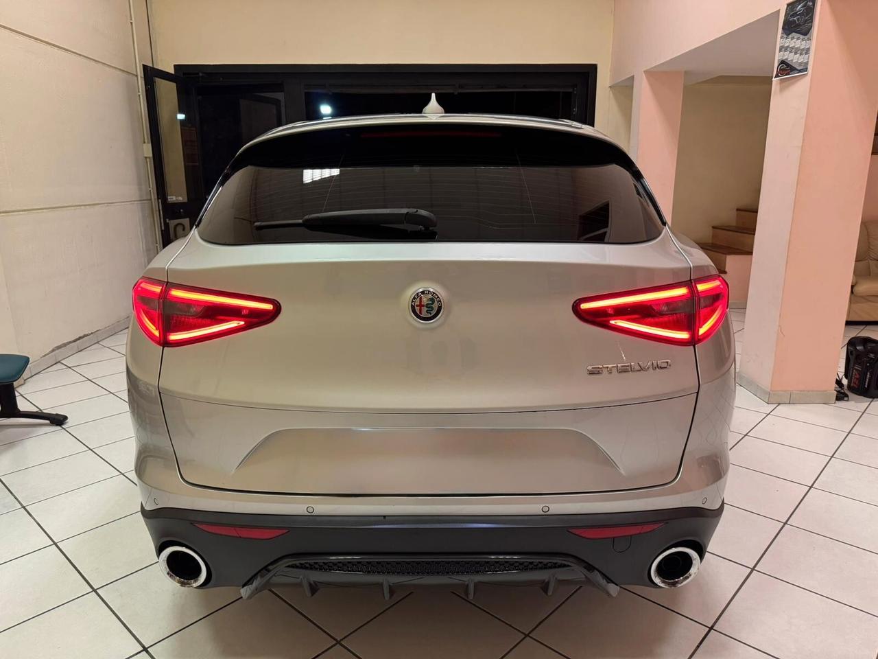 Alfa Romeo Stelvio 2.2 Turbodiesel 160 CV AT8 RWD Super