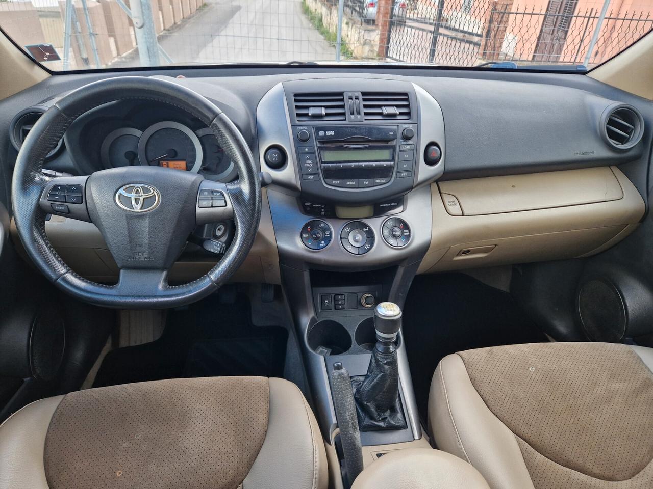 Toyota RAV 4 RAV4 Crossover 2.2 D-4D 150 CV DPF Exclusive