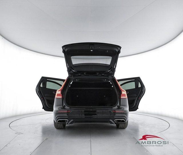 VOLVO V60 B4 (d) Geartronic R-Design